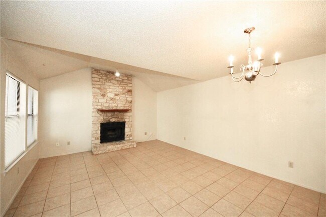 Foto del edificio - 12303 Deer Falls Dr