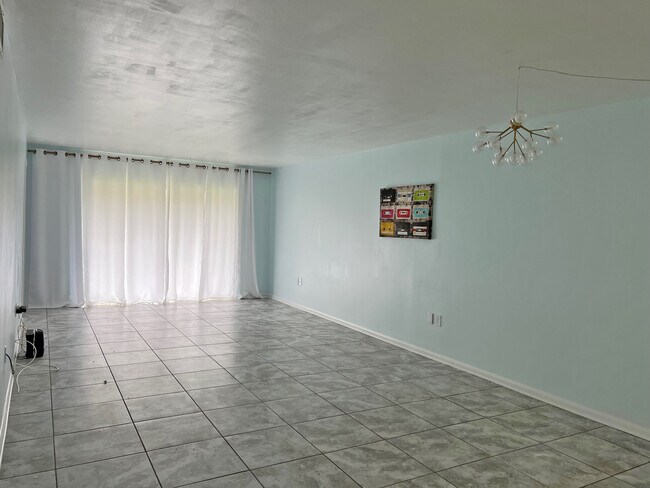 Foto del edificio - 5800 N Banana River Blvd
