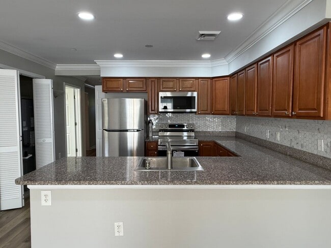 Building Photo - Immaculate 3/2bath one level unit- ETSU Campus