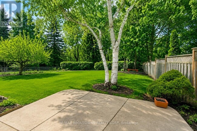 Building Photo - 440 Parkridge Crescent