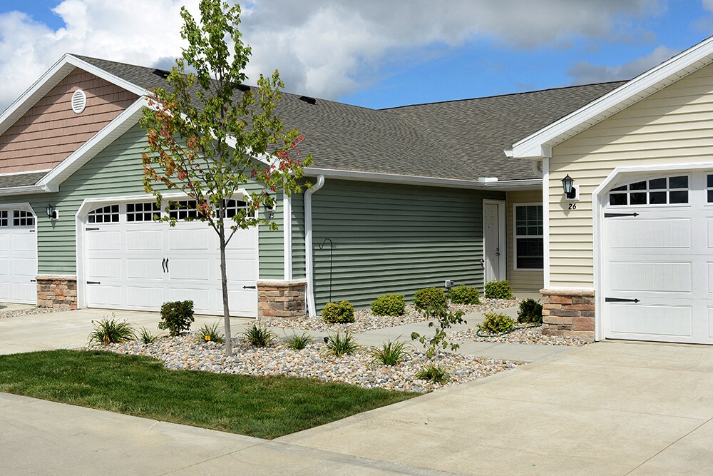 Redwood Perrysburg Woodmont Drive – photo 1