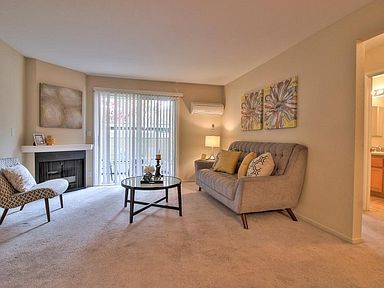 Foto del edificio - 2750 Somerset Park Cir