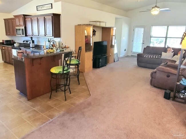 Foto del edificio - 2200 Somerville Ct