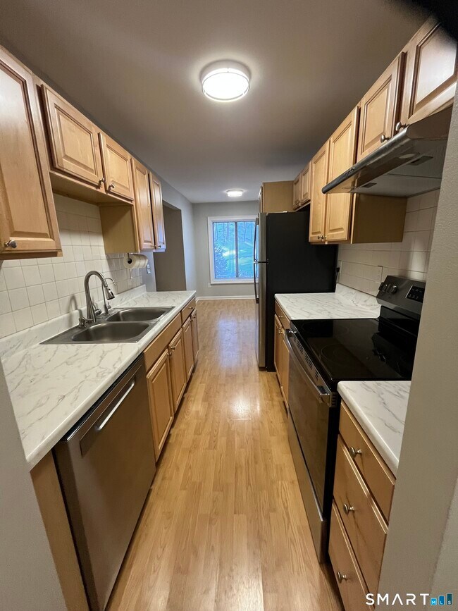 Foto del edificio - 85 Woodsedge Dr