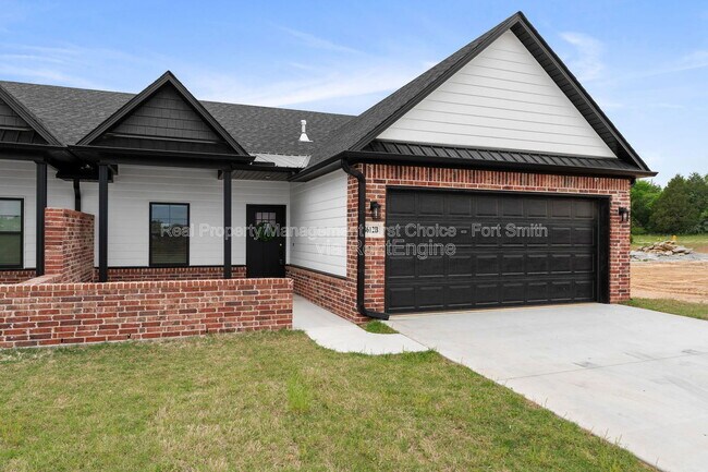 Building Photo - 8826 Cantera Dr
