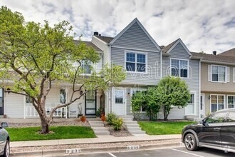 Building Photo - 8976 W Dartmouth Pl