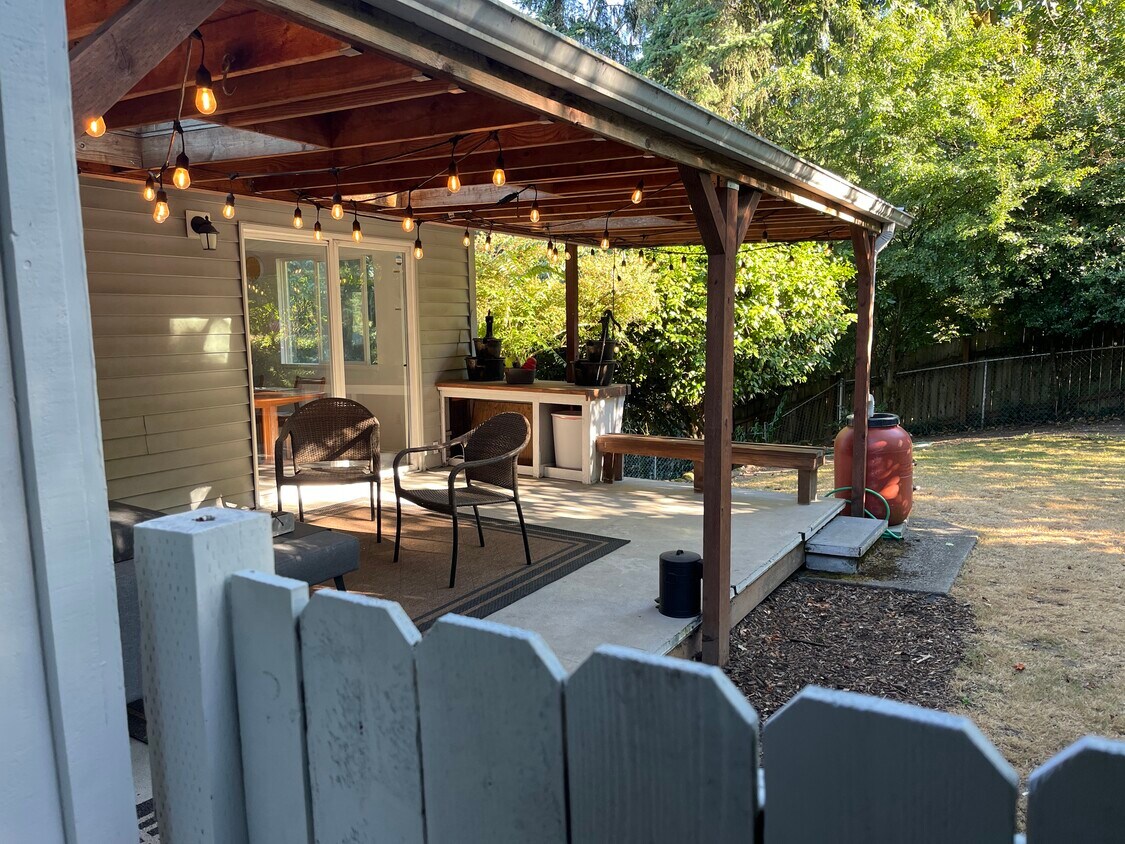 Photo - 2513 NE 145th St (Seattle, WA)