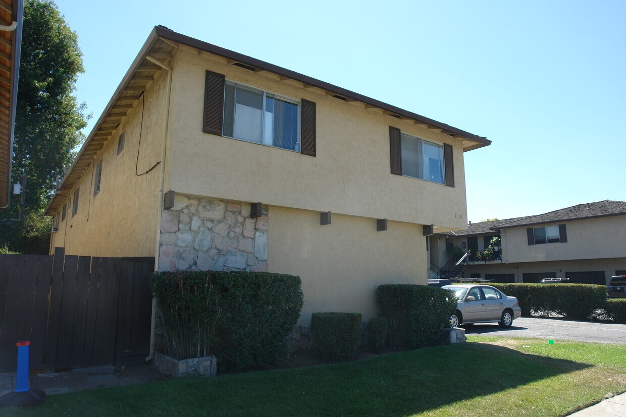 Building Photo - 1220 Francisco Ave