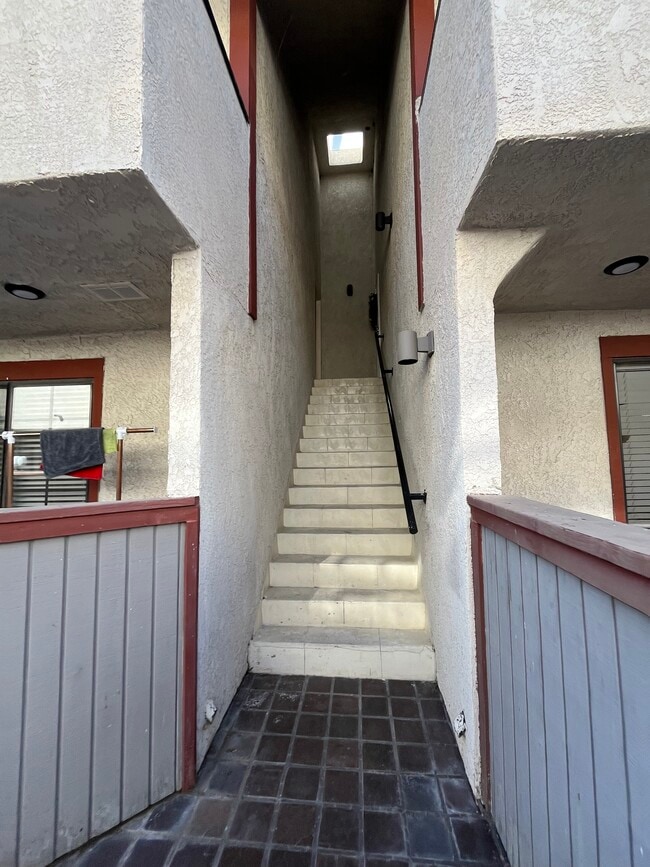 Foto del edificio - 15946 Vanowen St