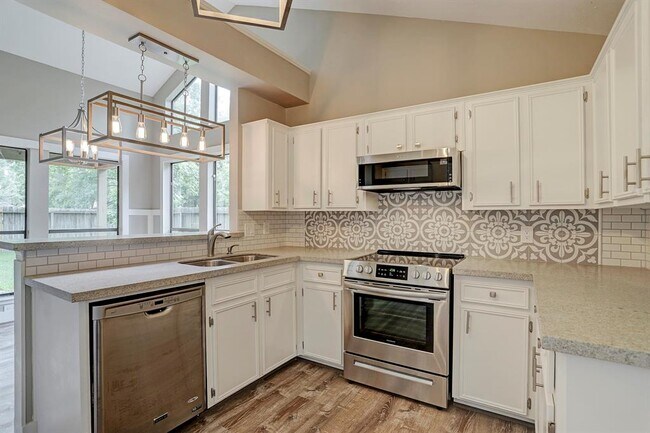 Building Photo - 22 W Mistybreeze Cir