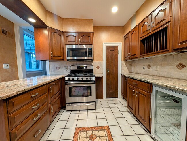 Foto del edificio - 416 Yarmouth Rd