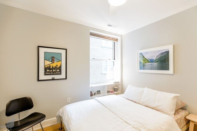 Photo - 1916 17th St NW House