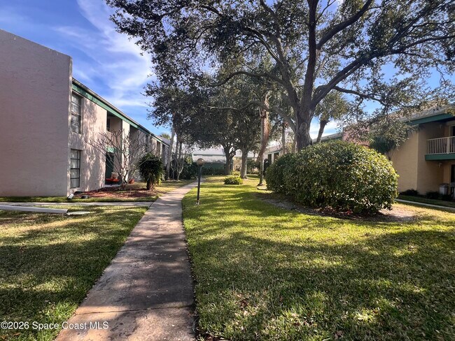 Foto del edificio - 1225 N Wickham Rd