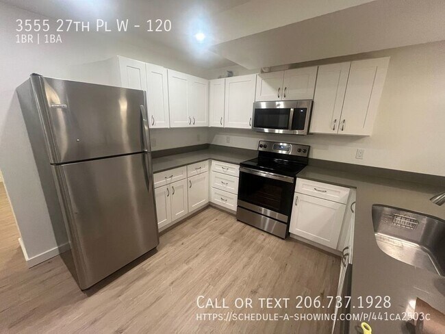 Building Photo - Large Apartment w/Den