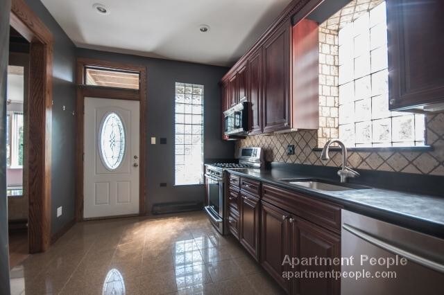 Foto del edificio - 1423 W Olive Ave