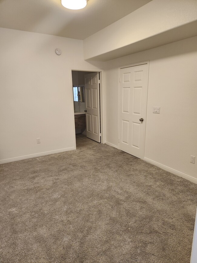 Master bedroom - 517 Indian Bluff St