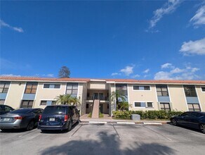 Building Photo - 1564 Lake Crystal Dr