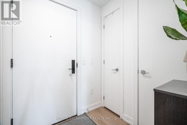 Building Photo - 1 Jarvis St