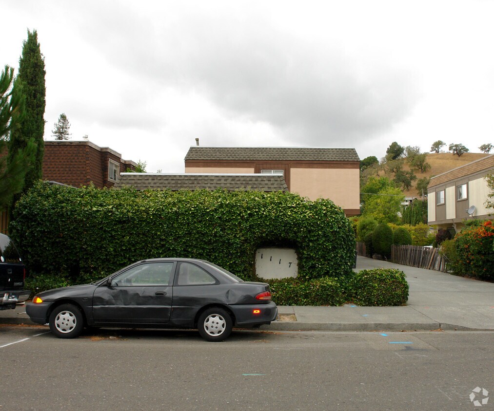 Building Photo - 1117 3rd St