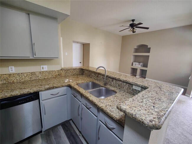 Foto del edificio - 7240 Westpointe Blvd