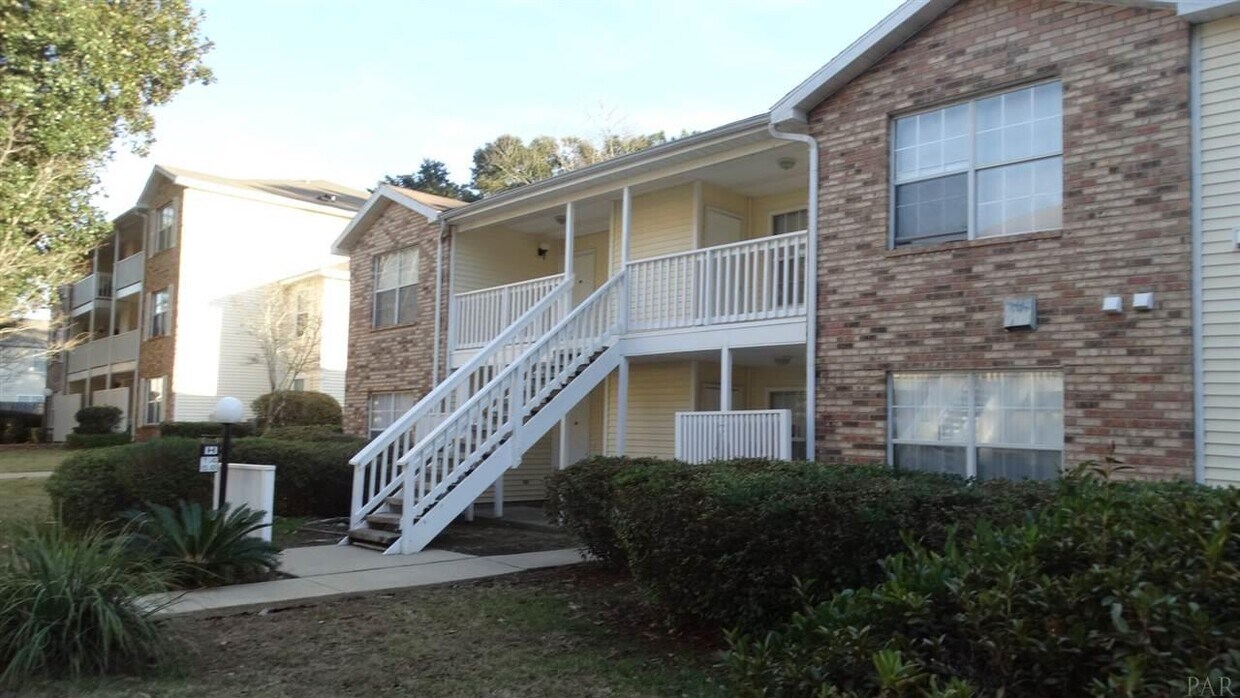 Foto principal - 501 E Burgess Rd