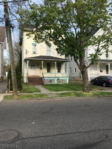 Building Photo - 204-206 E 9th St