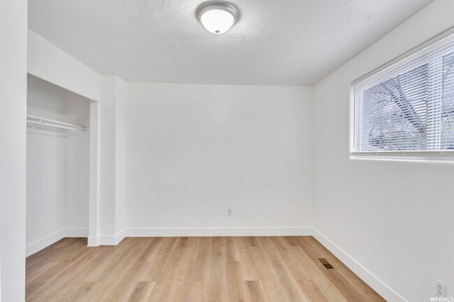 Building Photo - 1794 W Shannon Cir