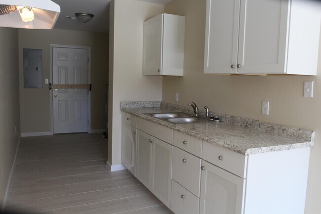 Foto del edificio - 1535 E Campbell St