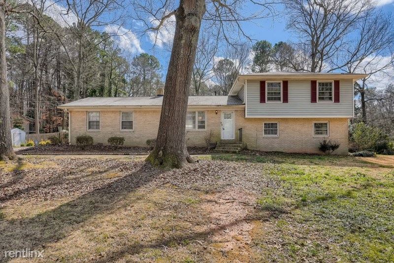 4 br, 2 bath House 4364 Parkview Drive House Rental in Lithia