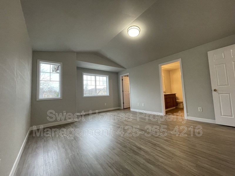 Foto principal - 14644 50th Ave NE