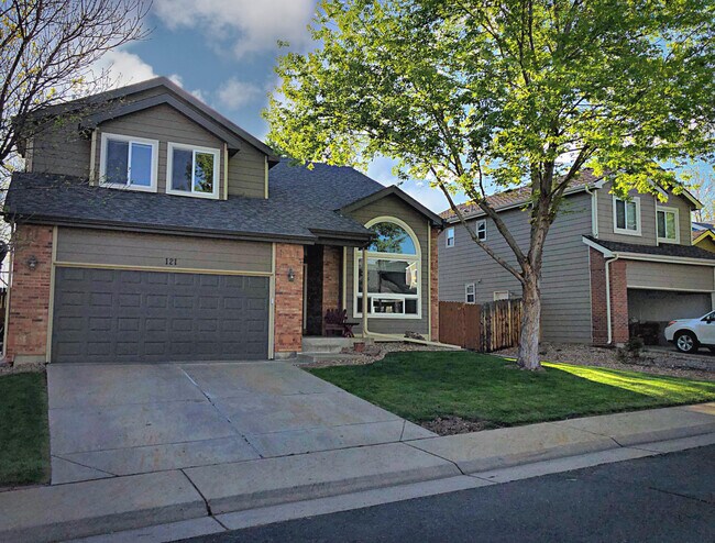 Foto del edificio - 121 Cherrywood Ln