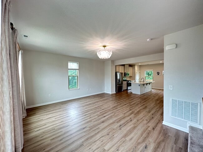 Building Photo - 742 Channing Park Cir