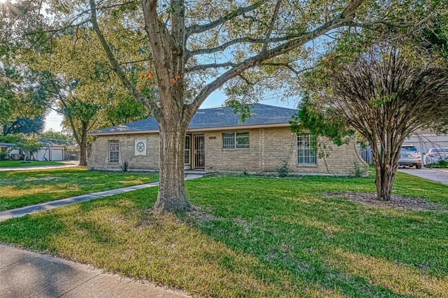 Building Photo - 11503 High Star Dr