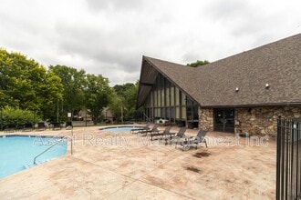 Building Photo - 8510 Madrid Ct