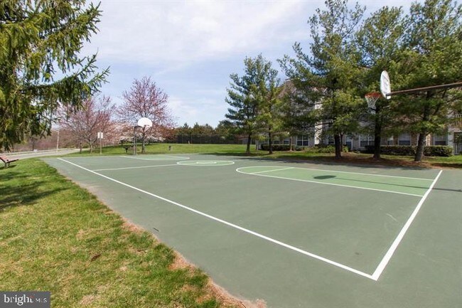 Foto del edificio - 5608 Willoughby Newton Dr