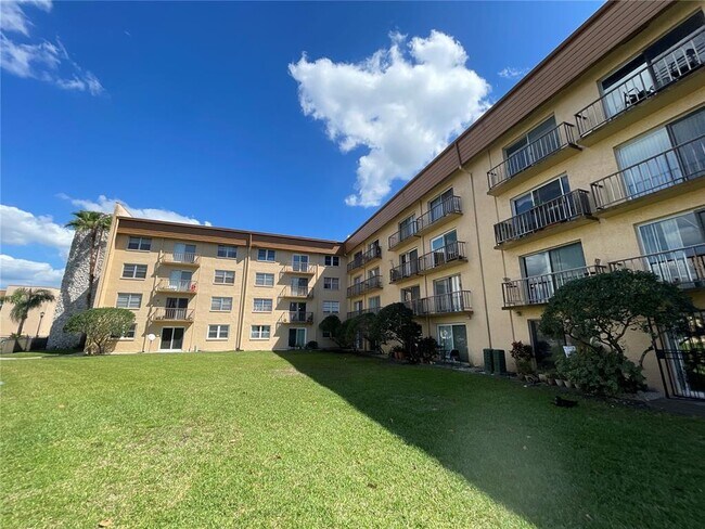 Foto del edificio - 5820 N Church Ave