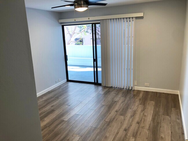 Building Photo - 140 S Maple Dr