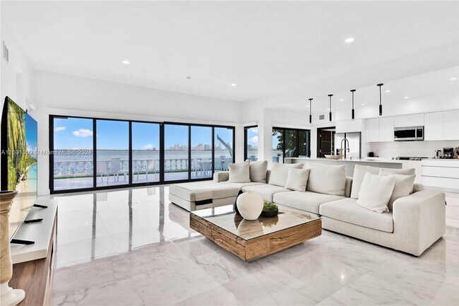 Foto del edificio - 1353 Bay Terrace