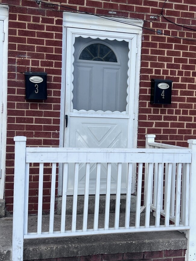 Building Photo - 5326 B St SE