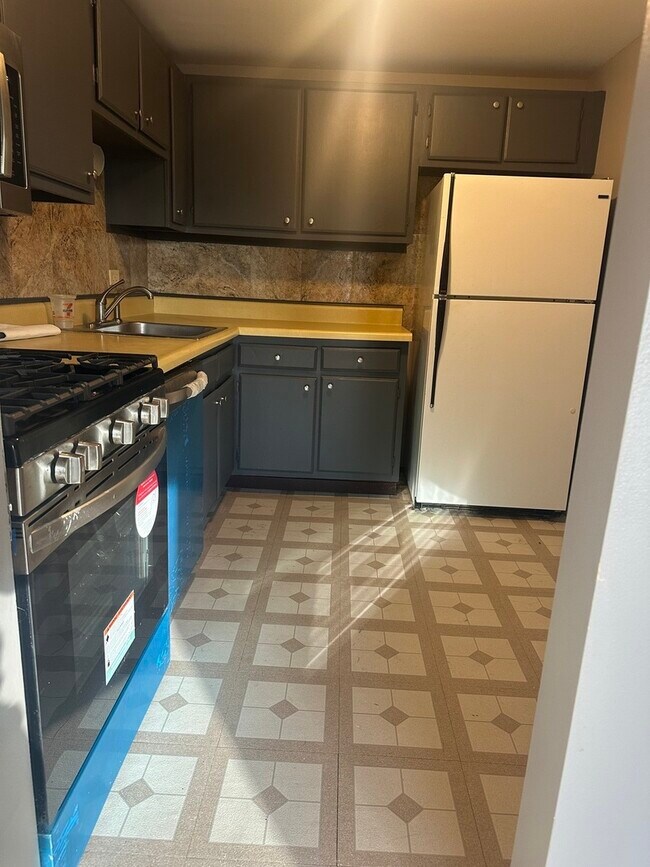 Foto del edificio - 1463 Mercury Dr