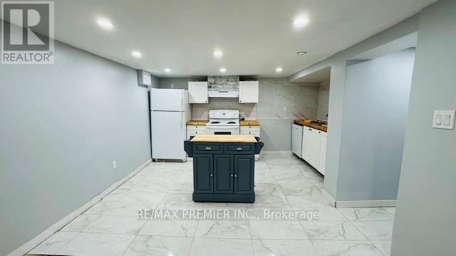 Building Photo - 306 Rosedale Dr