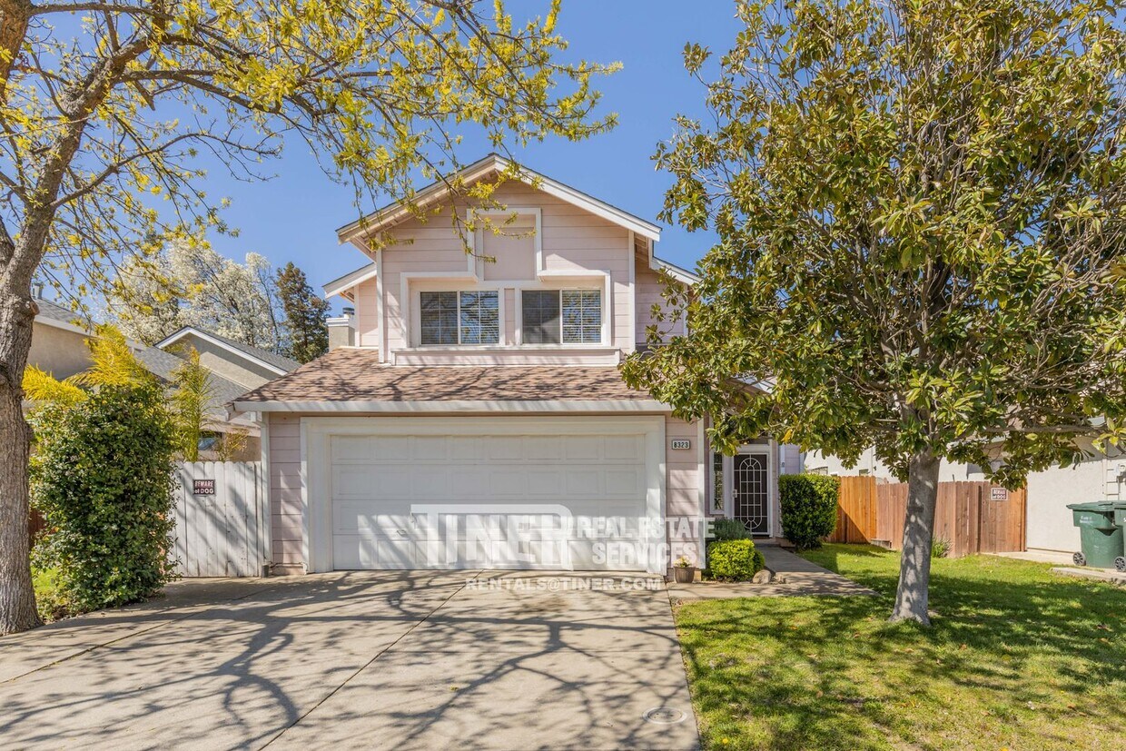 Foto principal - Beautiful 2-Story Antelope Home