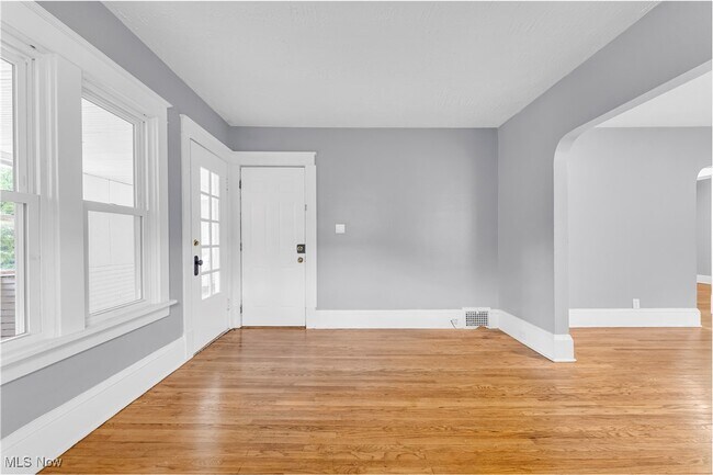 Foto del edificio - 10128 Unity Ave