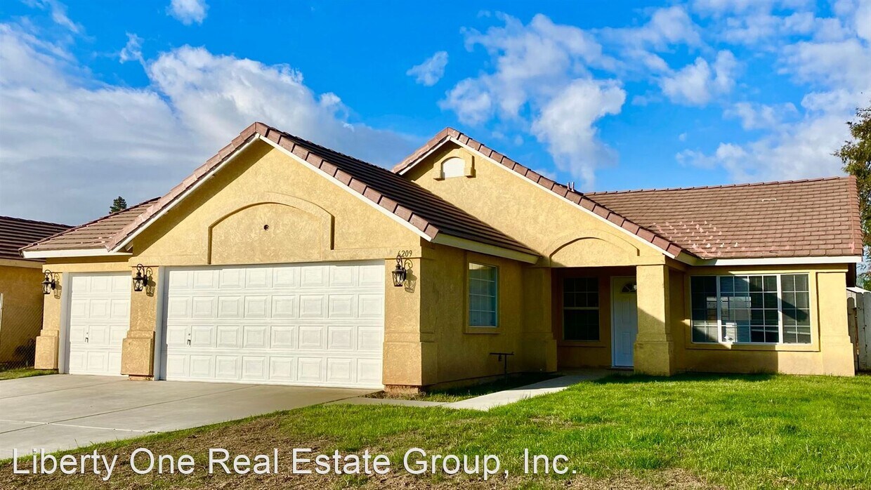 4 br, 2 bath House 6209 Mandan st House Rental in Bakersfield, CA