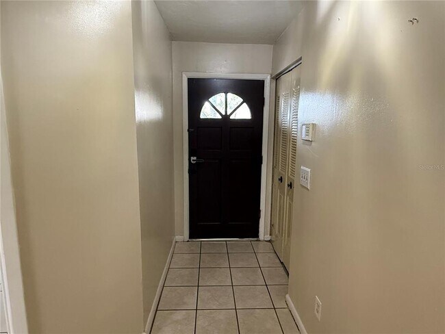 Foto del edificio - 8221 Malvern Cir