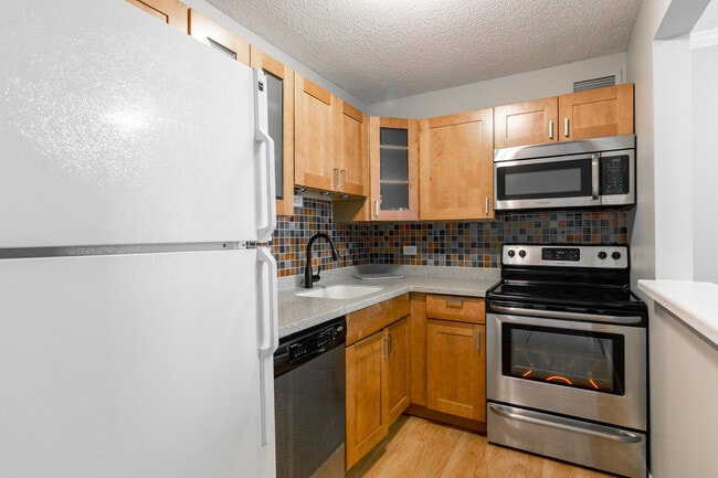 Building Photo - 480 N McClurg Ct