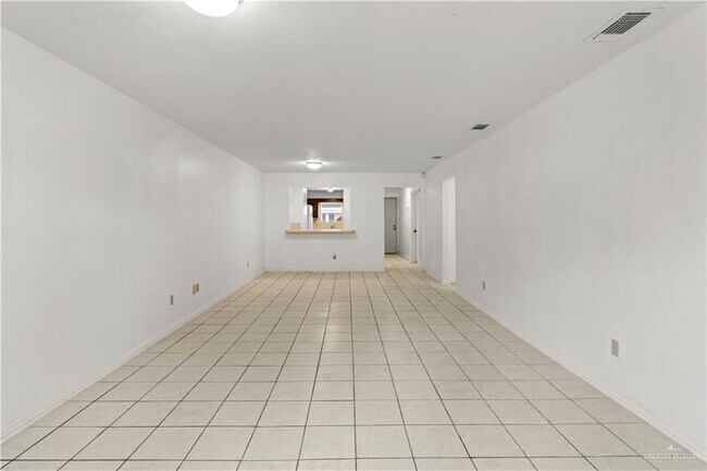 Building Photo - 200 E Yuma Ave