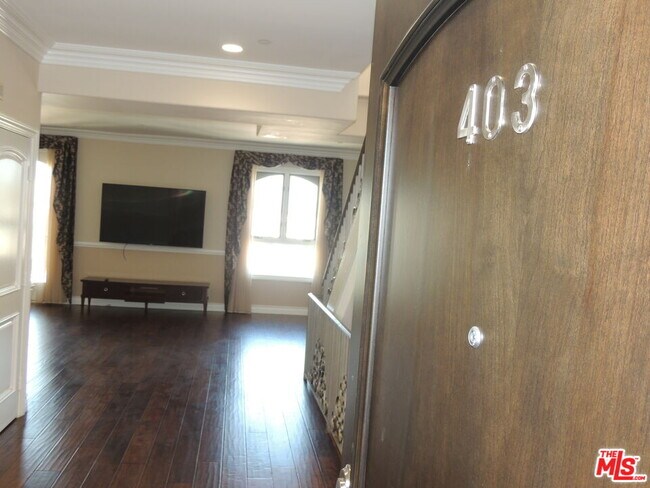 Building Photo - 132 Crescent Dr