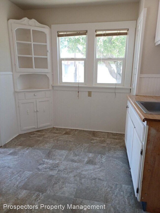 Building Photo - 2 br, 1 bath House - 9550 Monterey #C