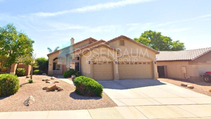 Building Photo - Stunning Single Family home with 3 bedroom...